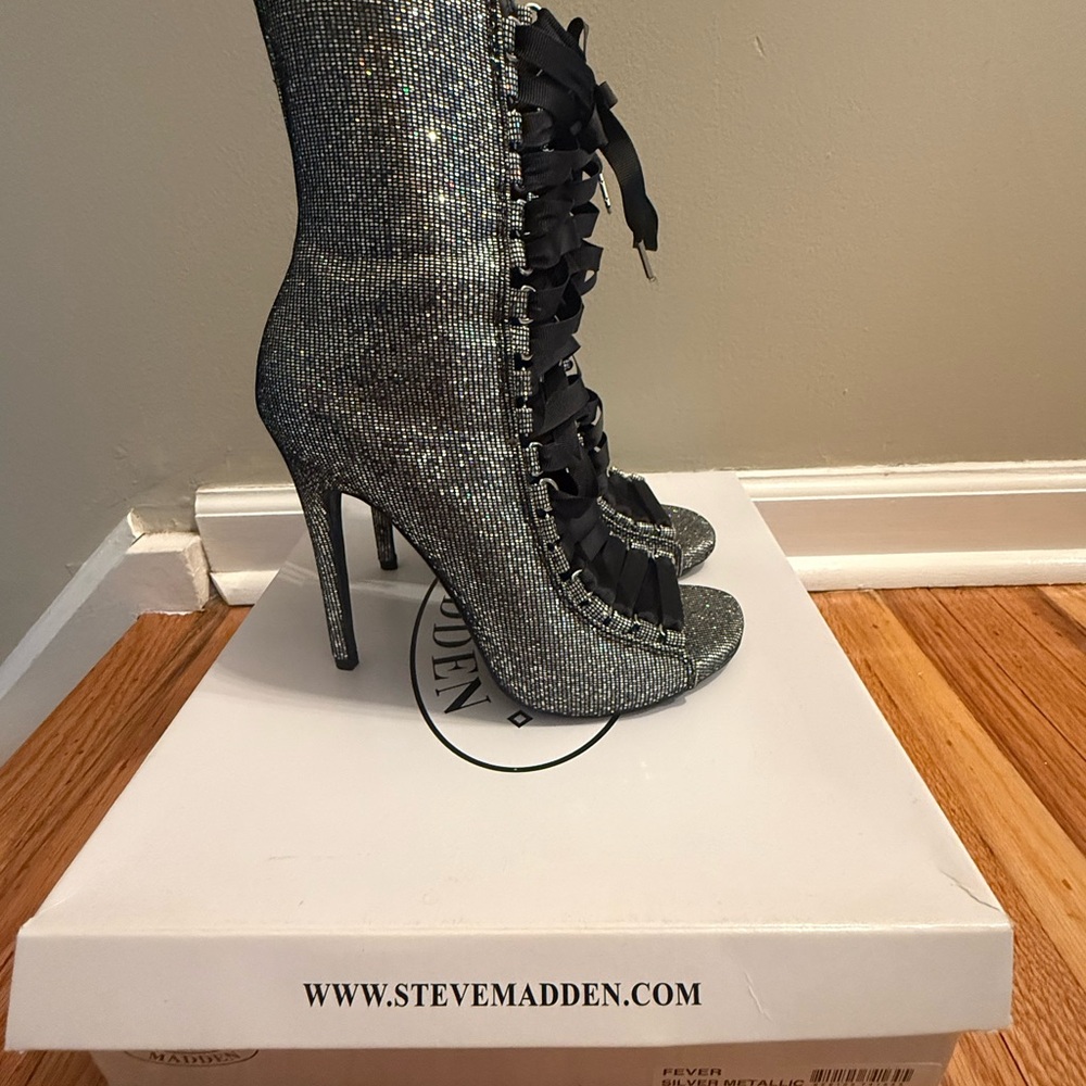 Steve Madden Black and Silver Heeled Boots - Picture 4 of 4